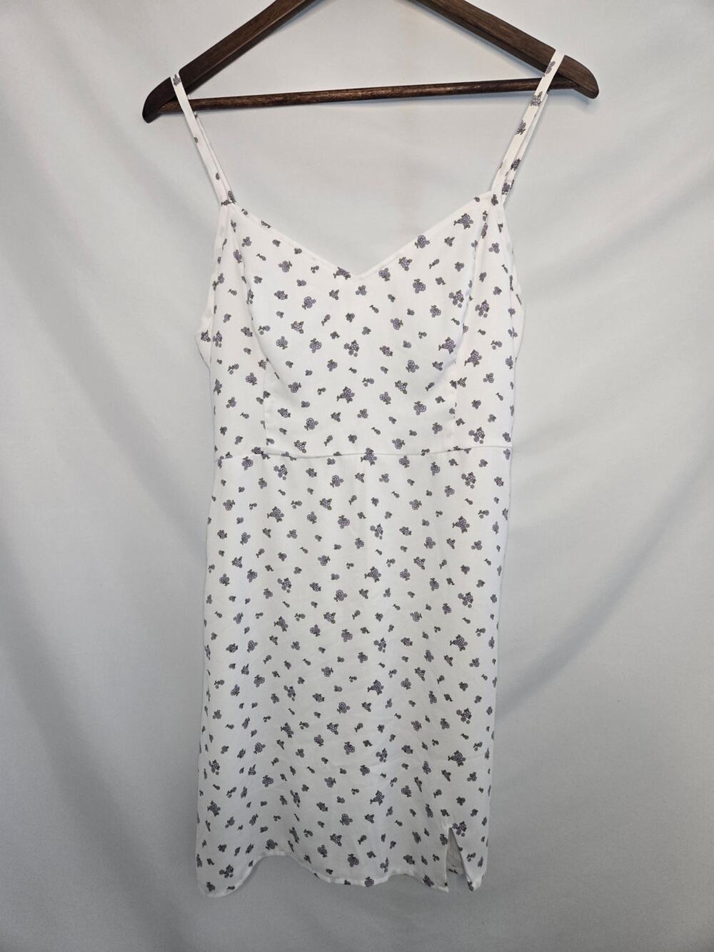 Hollister White Lavender Floral Slip Dress – Size Large